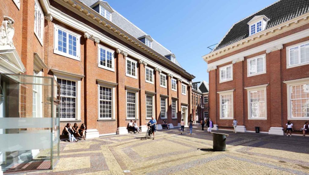 Amsterdam-the_historic_location-1500x850