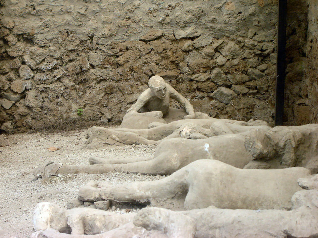 Bodies_in_Pompeii_2_by_LAURAotms